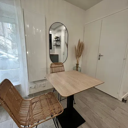 Le Globe Nantais Apartman *